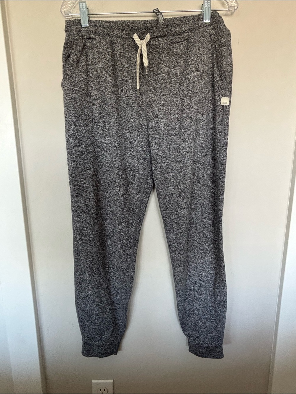 Vuori Heather Gray Knit Lounge Joggers - Like New